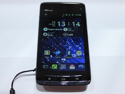 Fujitsu Arrows 四核心手機亮相，搶頭香在 CES 2012 現身