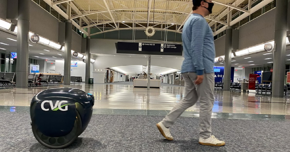 Piaggio 投入移動技術研究,創新兩輪載貨機器人「Gita」亮相