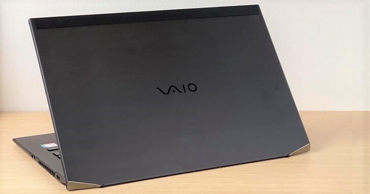 VAIO Z Signature Black 開箱評測：全機碳纖維打造、搭載 Intel Core H35 處理器的旗艦商務筆電