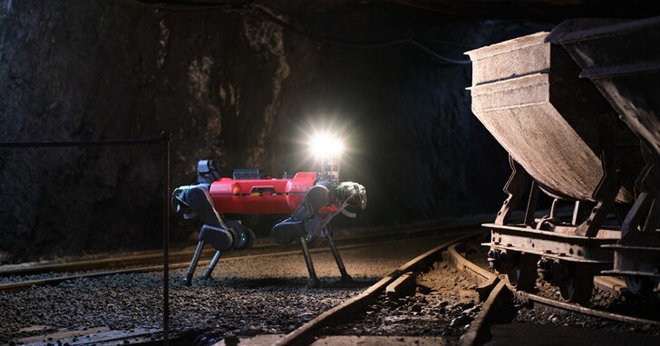 地下隧道、城市地下、岩洞舉辦的「機器人死亡挑戰賽」，加速機器人進入消費電子的市場