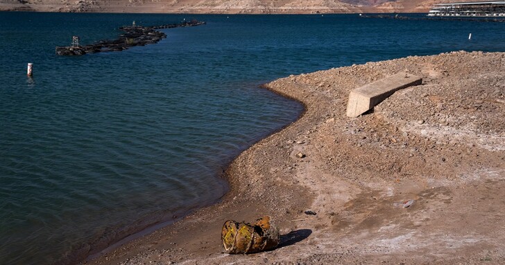 美國最大水庫因大旱乾涸，而發現多具湖底藏屍