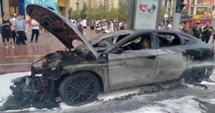 中國電動車廠比亞迪的銷量火，開在路上也真的會起火、4個月就燒了13台車！