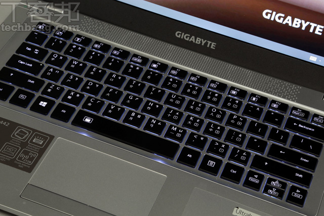 GIGABYTE U2442F Ultrabook GT 650M T 