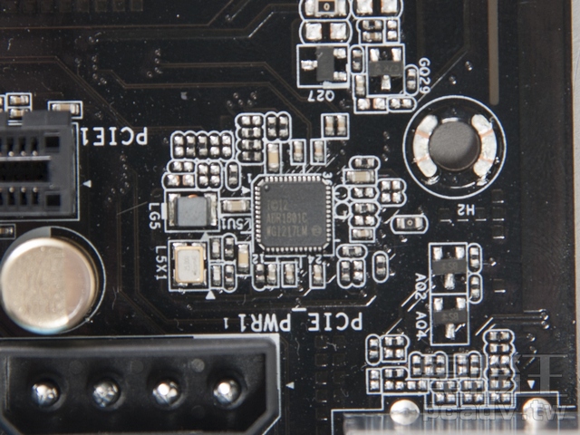 ASRock X99 WS：專為儲存工作站打造，配備10組SATA