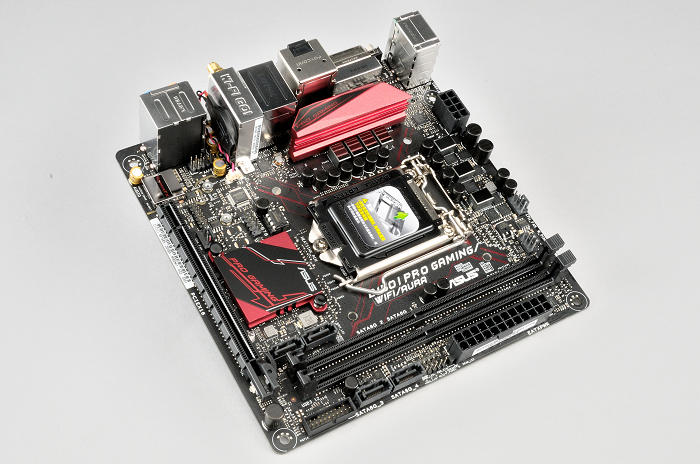 炫目燈光 Mini-ITX 主機板，Asus B150I Pro Gaming/WiFi/Aura 實測