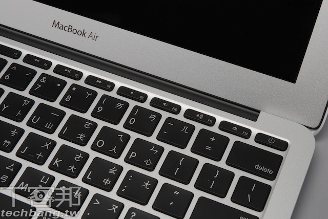 ★使用頻度低★MacBook Air (11-inch， Mid 2011)★メモリ4GB★SSD128GB★おまけ付き 11吋MacBook Air 買不買看這邊| T客邦
