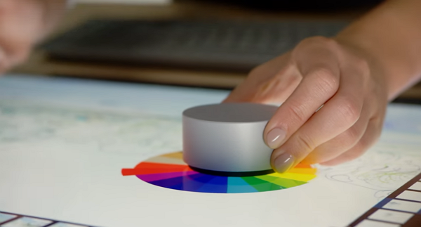 圓的比較好！微軟獨特的輸入裝置「Surface Dial」，讓你可以用實體圓盤來重新與軟體互動