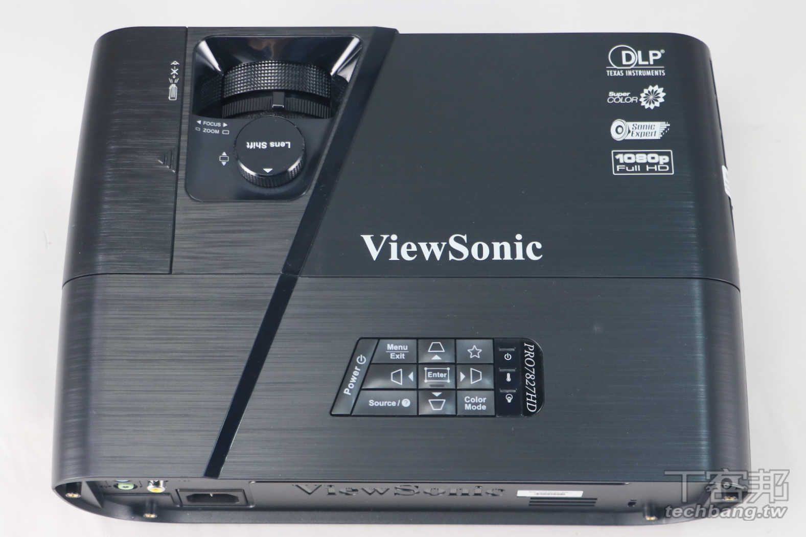 顏色精準、細膩，擁有重低音效果的投影機：ViewSonic Pro7827HD 開箱評測