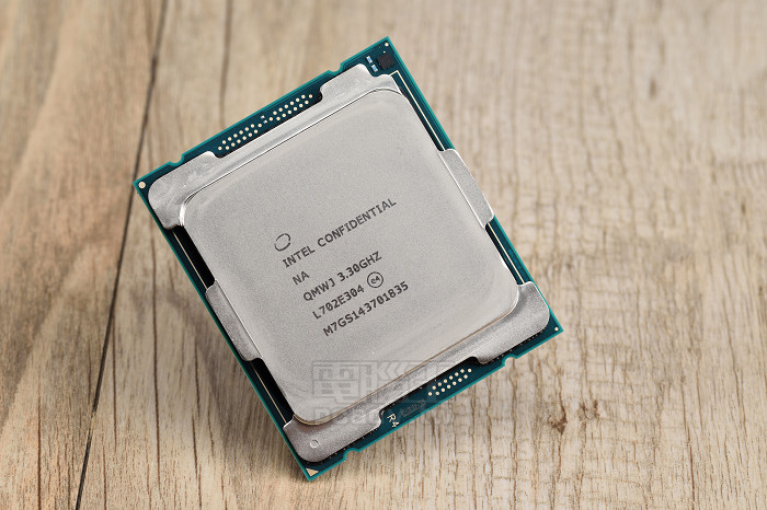 單核運算性能罩門有所改善，Intel Core i9-7900X、Core i7-7820X 實測