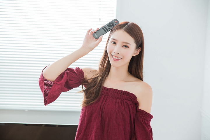 4K HDR 超高解析,流光溢彩美麗視界,Philips 液晶顯示器 436M6VBRAB 亮眼登場