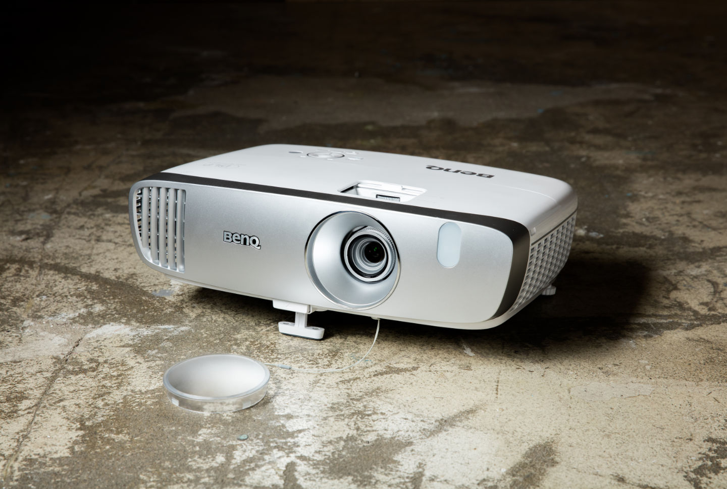 BenQ W1120實際評測:高解析、低延遲、廣色域,可說是電玩最佳投影機。