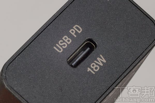 USB PD 一定得搭配雙邊都是 Type-C 的專用線材可支援 PD 快充。