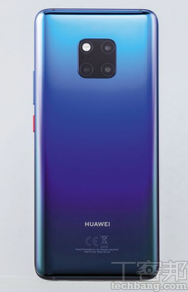 HUAWEI Mate20 Pro 支援40W SuperCharge 充電技術，其他高階機種則支援22.5W SuperCharge 快充。