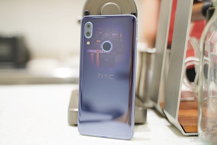 HTC U19e
