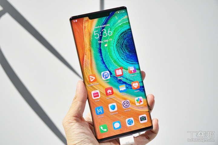 華為 Mate 30 Pro 快速動手玩，全色系實拍、手勢截圖、人臉辨識隱私上鎖