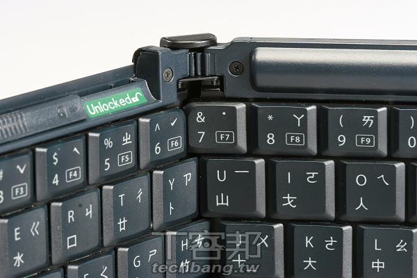 Elecom 折疊式藍牙鍵盤 平版電腦 手機打字變身三倍速 T客邦