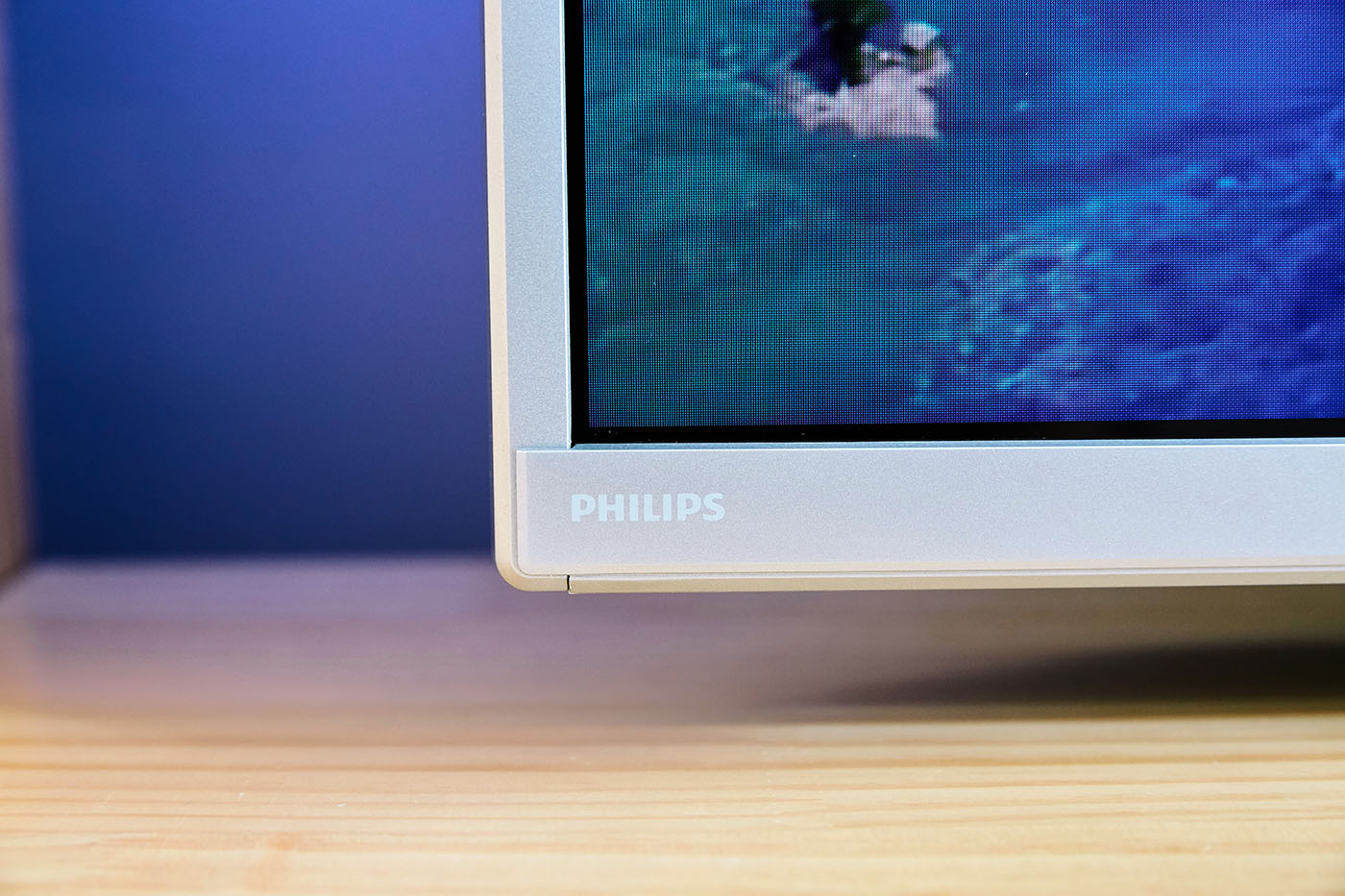 搭載Android TV 9.0系統，支援語音搜尋，ISF畫質表現，Philips 55PUH7374 大型液晶顯示器