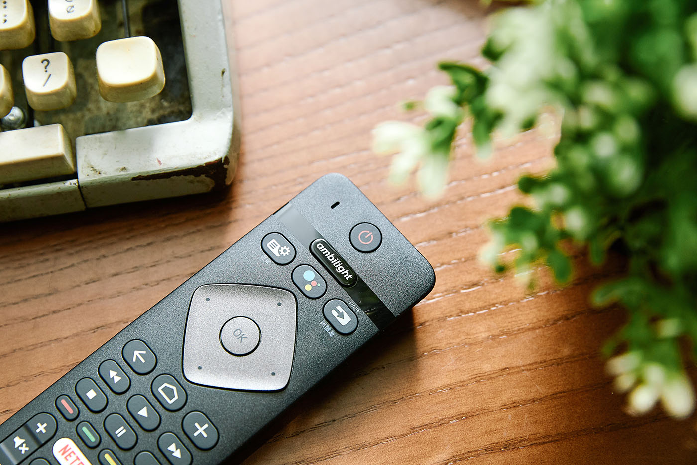 搭載Android TV 9.0系統，支援語音搜尋，ISF畫質表現，Philips 55PUH7374 大型液晶顯示器