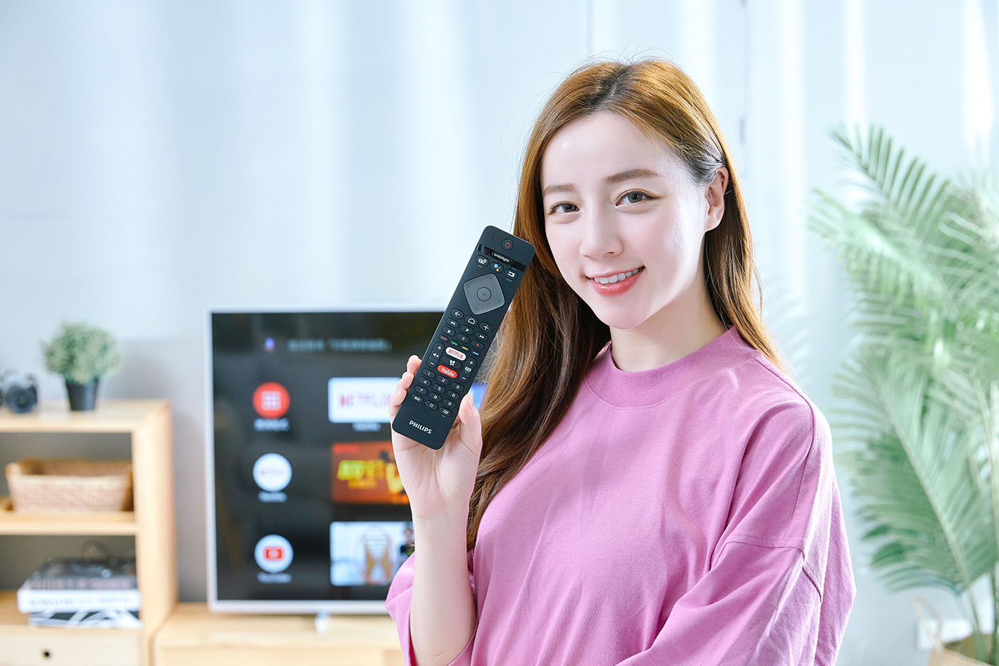 搭載Android TV 9.0系統，支援語音搜尋，ISF畫質表現，Philips 55PUH7374 大型液晶顯示器