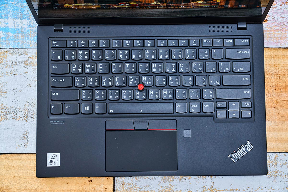 第8 代ThinkPad X1 Carbon 深度評測：輕薄依舊、全能高效，最強商務筆 