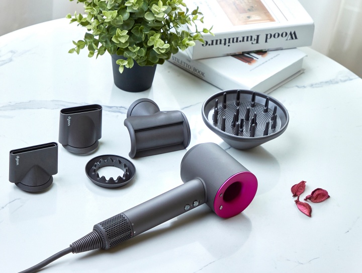 Dyson Supersonic 推出全新抗毛躁吹嘴配件、不單賣全新組合售價14,600元
