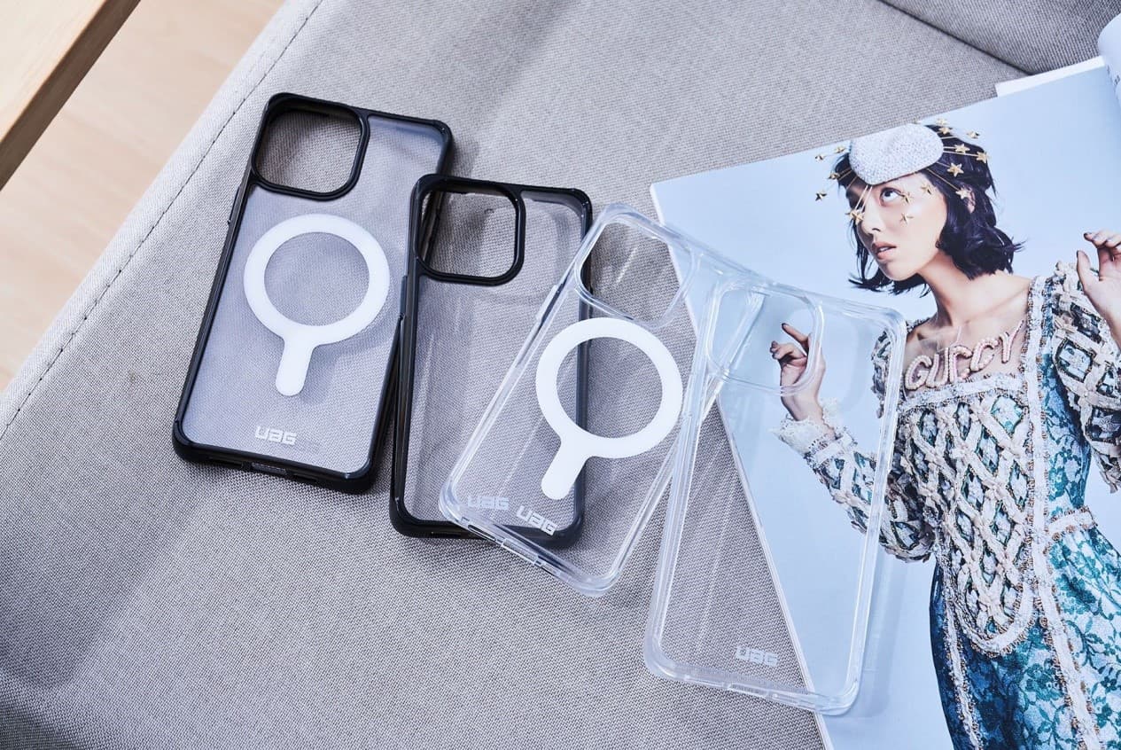 PYLO 全透系列適合想展現手機原色的消費者,兩種款式也都另推出支援 MagSafe 的版本。