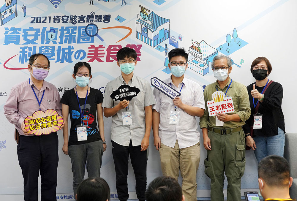 非常努力的 B 組成員！