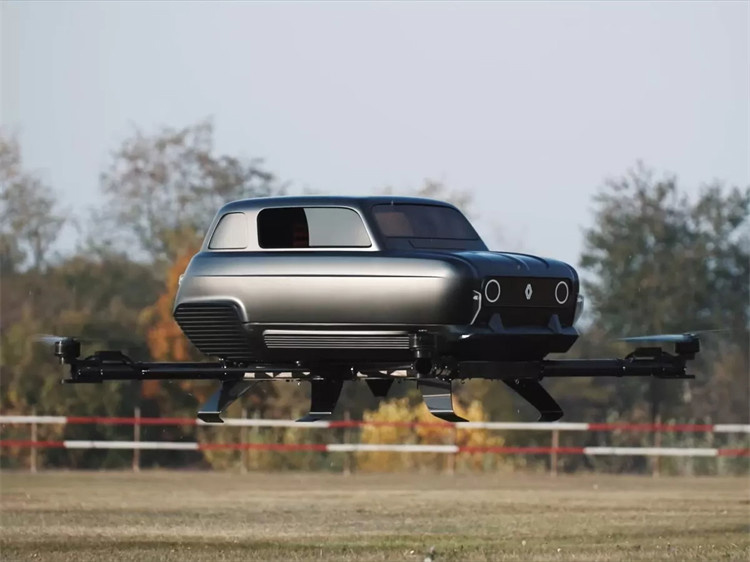 雷諾 AIR4 復古概念飛行汽車亮相：純電驅動，能飛 700 公尺高