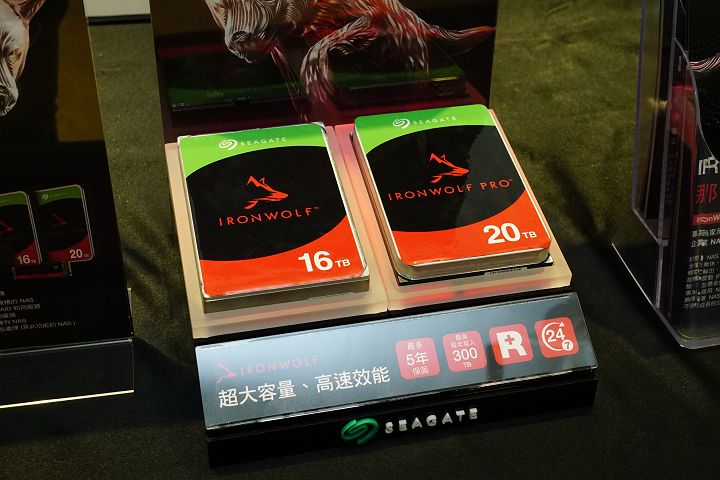 發表會上也亮相了 Seagate 新推出的 Ironwolf Pro 20TB 大容量硬碟。