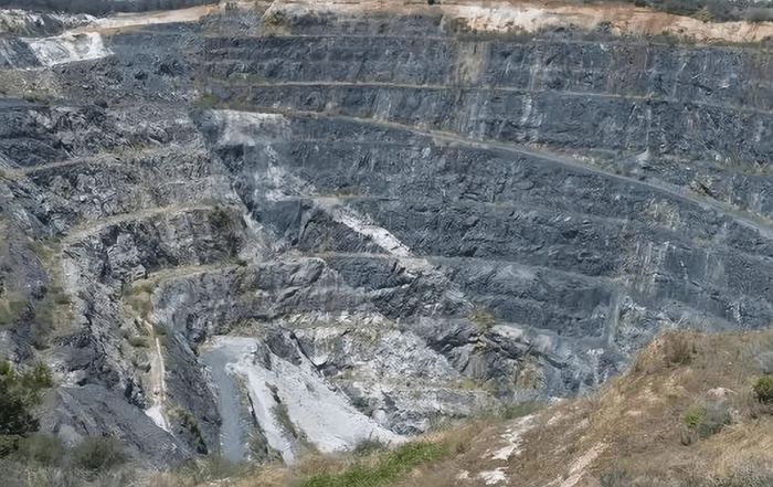 國科家在喜馬拉雅發現超過百萬噸「超大型鋰礦」，網友：聖母峰要變矮了