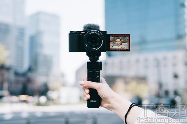 錄影相機相機錄影功能也越來越精進，加上配件可實現更好的拍攝效果。