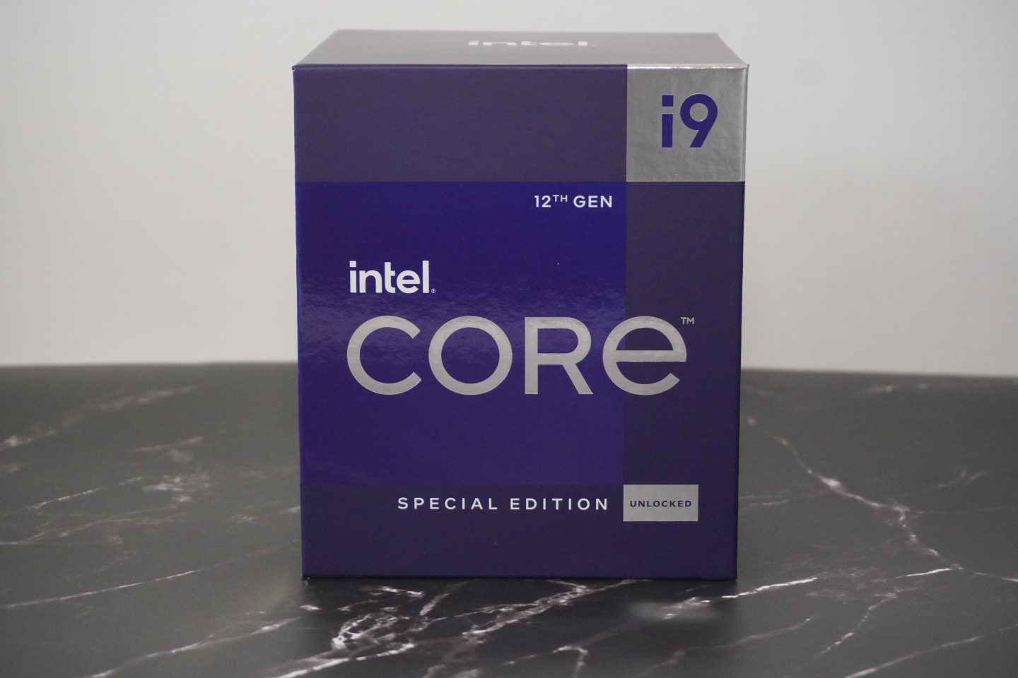 Core i9-12900KS的包裝與Core i9-12900K相當接近，但多出「Special Edition」特別版的文標示。