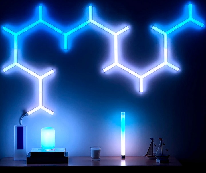 Neon Hex是模組化情境燈，使用者可以自由拼出各種造型。