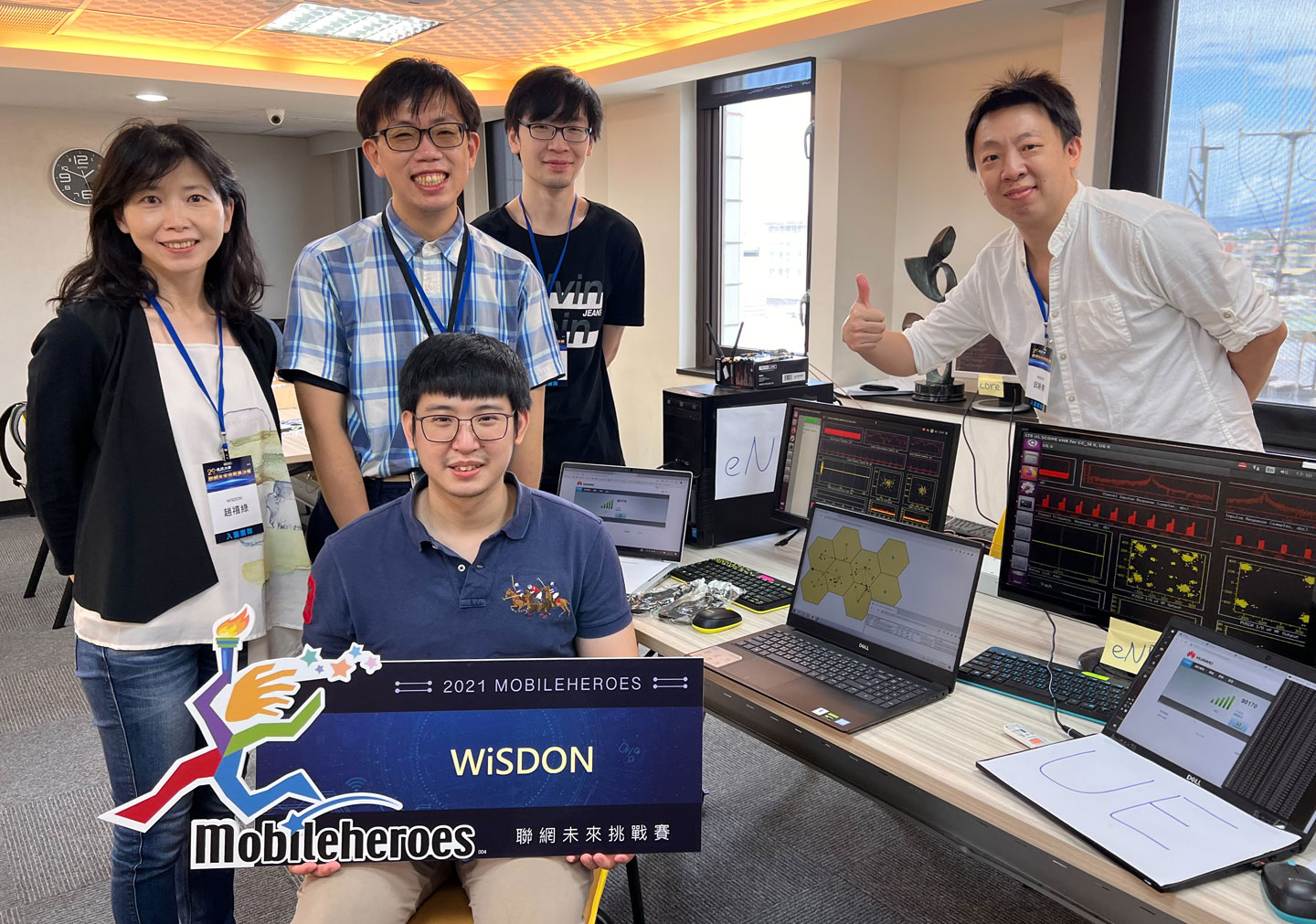 WiSDON 團隊於 2021 通訊大賽展示智能 O-RAN 聯網服務架構。