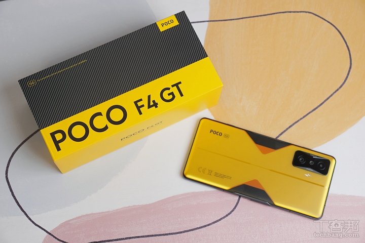 POCO F4 GT 真的有按鍵的電競手機，目前市面上最便宜的 Snapdragon 8 Gen 1 旗艦