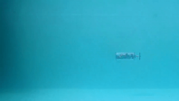 花300個小時用樂高和樹莓派做出一台樂高潛水艇，還能在河裡拍到清晰的水下影片