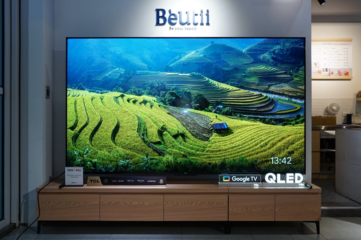 TCL 確定引進 98 吋大型 QLED 電視以及最新 Mini LED C935 系列，預計下週式發表