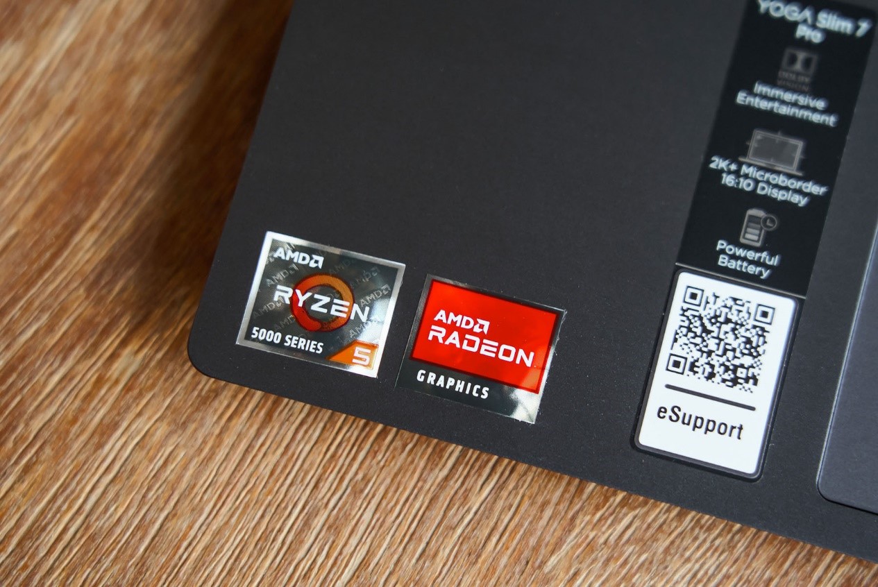 Yoga Slim 7 Pro 載的是 AMD Ryzen 5 5600H 處理器，並整合了 AMD Radeon Vegas 8 系列的顯示晶片。