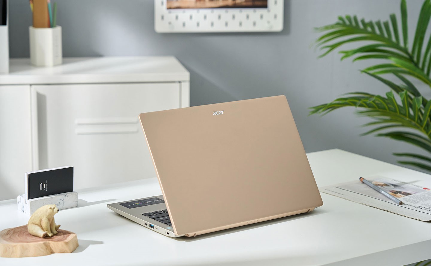 Acer Swift 3 OLED 的外觀走現代簡約風格，作工細緻展現優異質感。