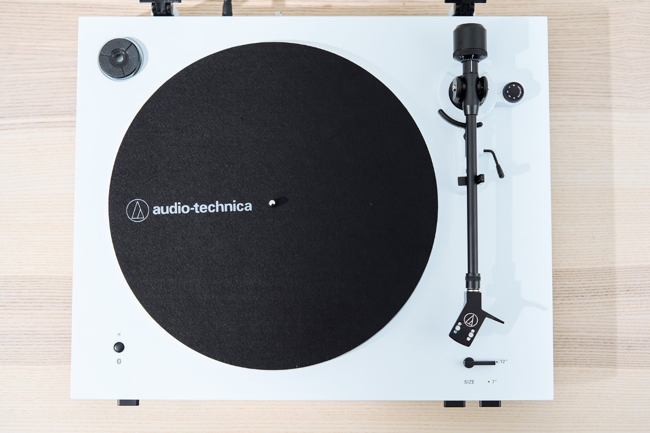 鐵三角無線黑膠唱盤 Audio-Technica AT-LP3XBT 試聽：細細品味類比聲韻、藍牙 aptX 高傳真音樂之美 | T客邦