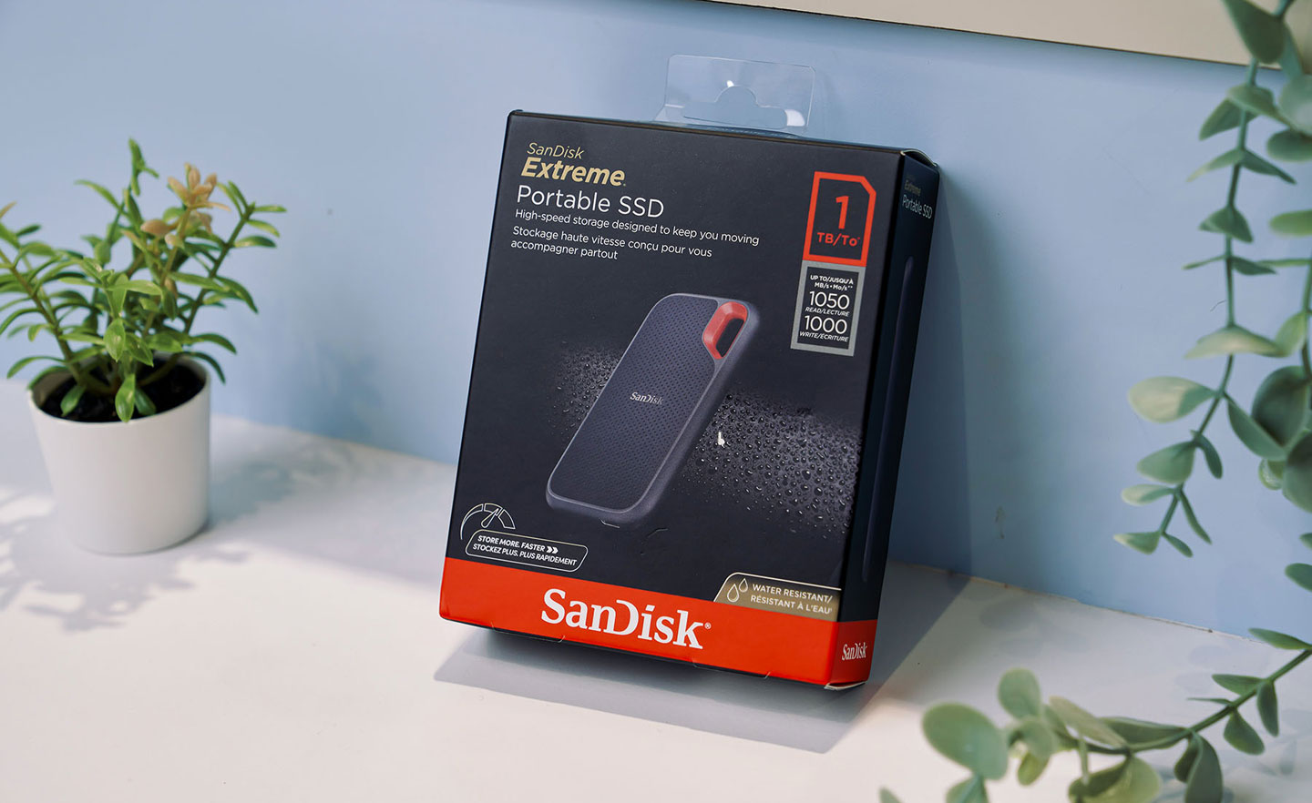 SanDisk E61 1TB 行動固態硬碟 SSD 體積小巧但容量超大且有著高速取效能。