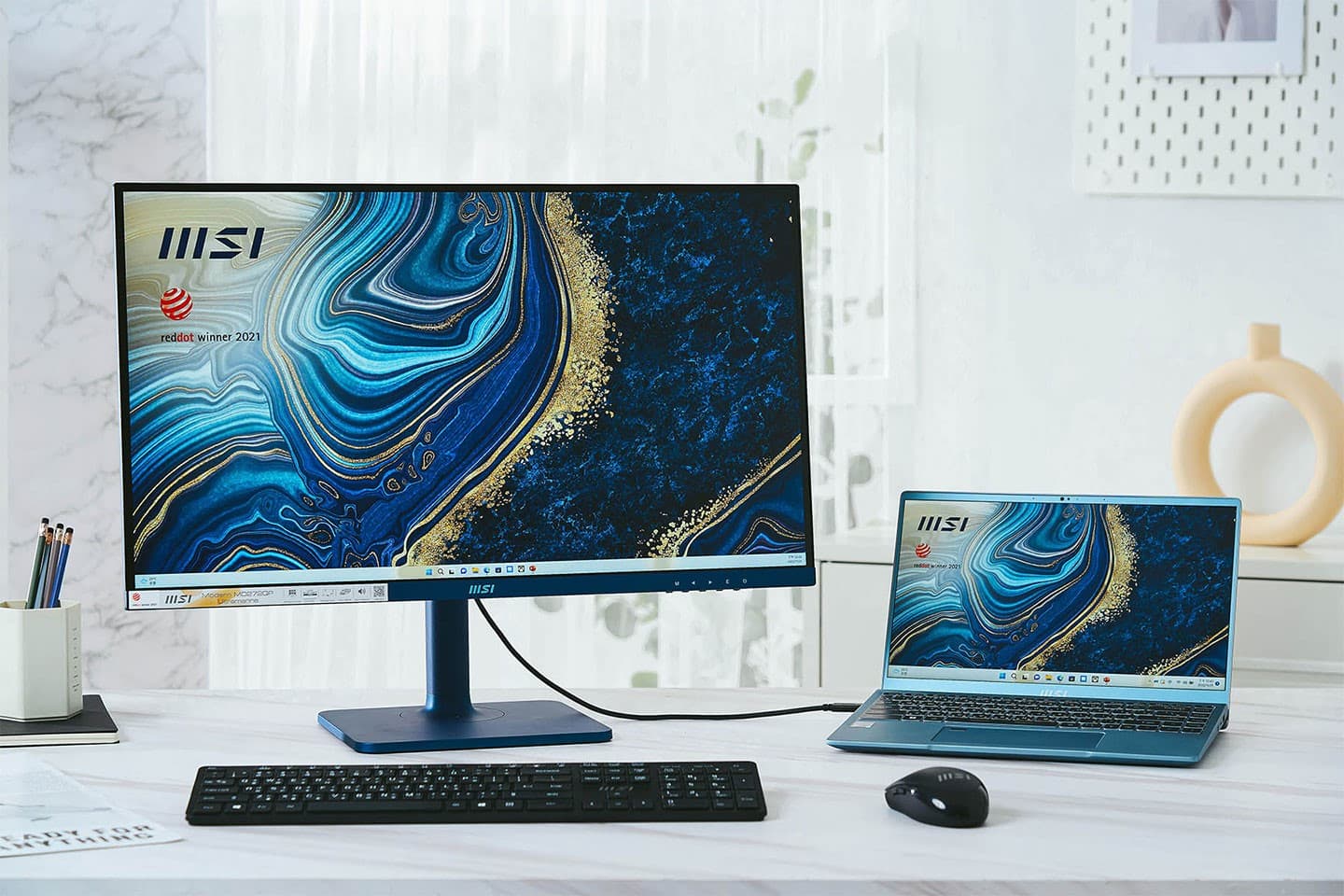 MSI Modern MD272QP Ultramarine supports USB Type-C connection, and the supported notebook devices can output video images with a single cable and provide 65W fast charging efficiency.