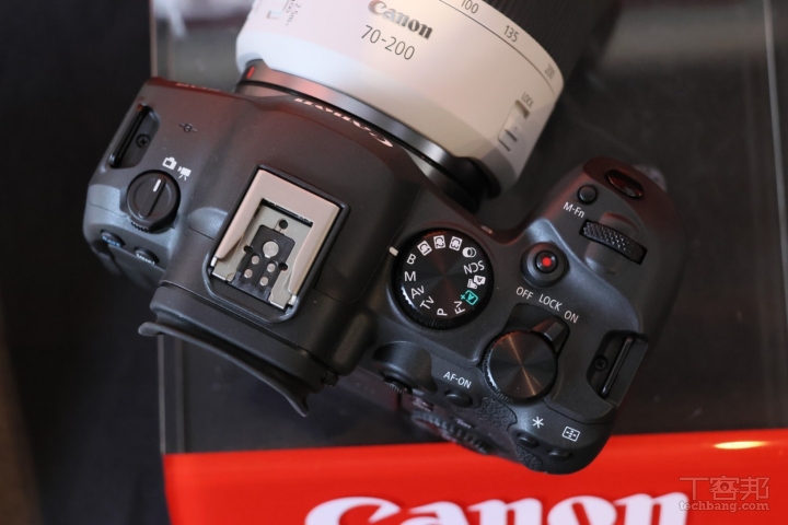 Canon EOS R6 II 式開賣，單機身售價 76,900 元、主打攝錄雙棲