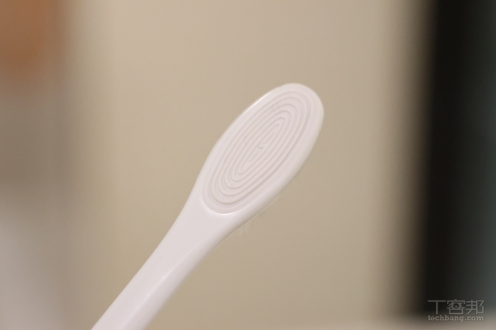 Oclean X Pro 旗艦版電動牙刷實測：配 App 掌握清潔程度，預計售價 3,599 元