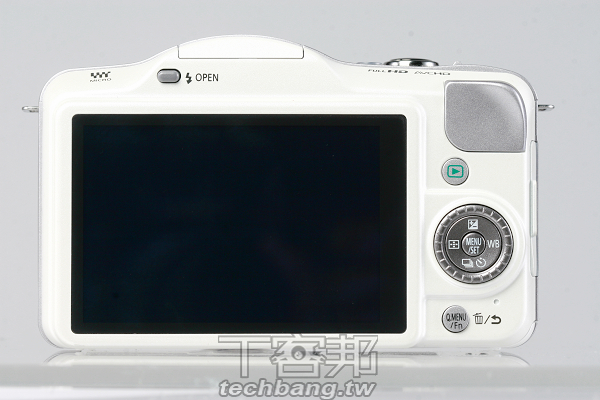 Panasonic lumix-GF3 ホワイト 14-42mm Panasonic LUMIX GF3 ホワイト 14-42mm レンズ付き パナソニック、GF3