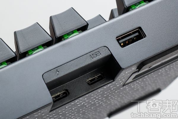 USB連接埠 提供一組 USB-A 接口，方便用於連接隨身碟、滑鼠、耳機週邊。