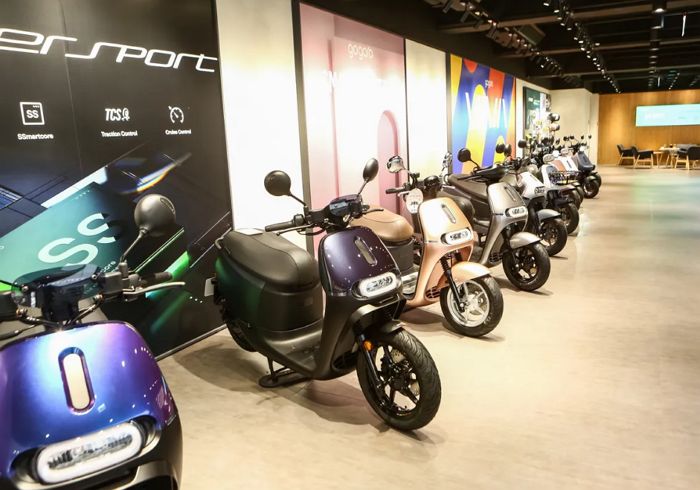 來源：蔡仁譯攝2022年台灣機車市場銷售73萬4,026輛，其中電動機車銷售87,447輛，年衰退6%，電動機車市占率近12%。