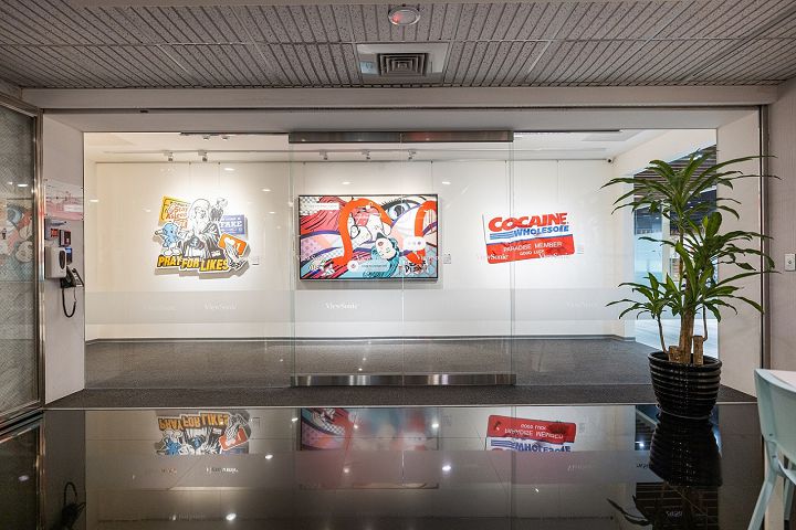 ViewSonic 辦公室許多公共空間不僅掛滿大師畫作、也有符合年輕世代的名家藝術創作，培養員工藝文氣息與美觀念，鼓勵從藝術氛圍激發更多創意。