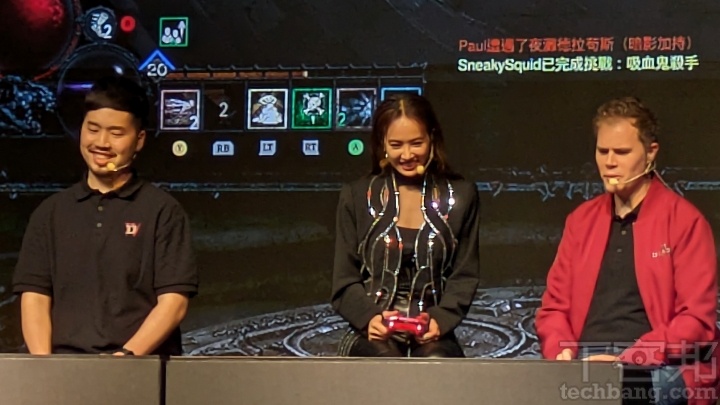 資深遊戲製作人 Paul Lee 與遊戲總監 Joe Shely，與代言人蔡依林在現場親自試玩《暗黑破壞神 IV》。