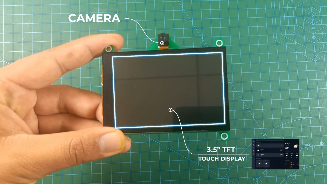 Makerpad Pro載解析度為320 x 480的3.5吋觸控螢幕，並具2百萬像素前置攝影機。